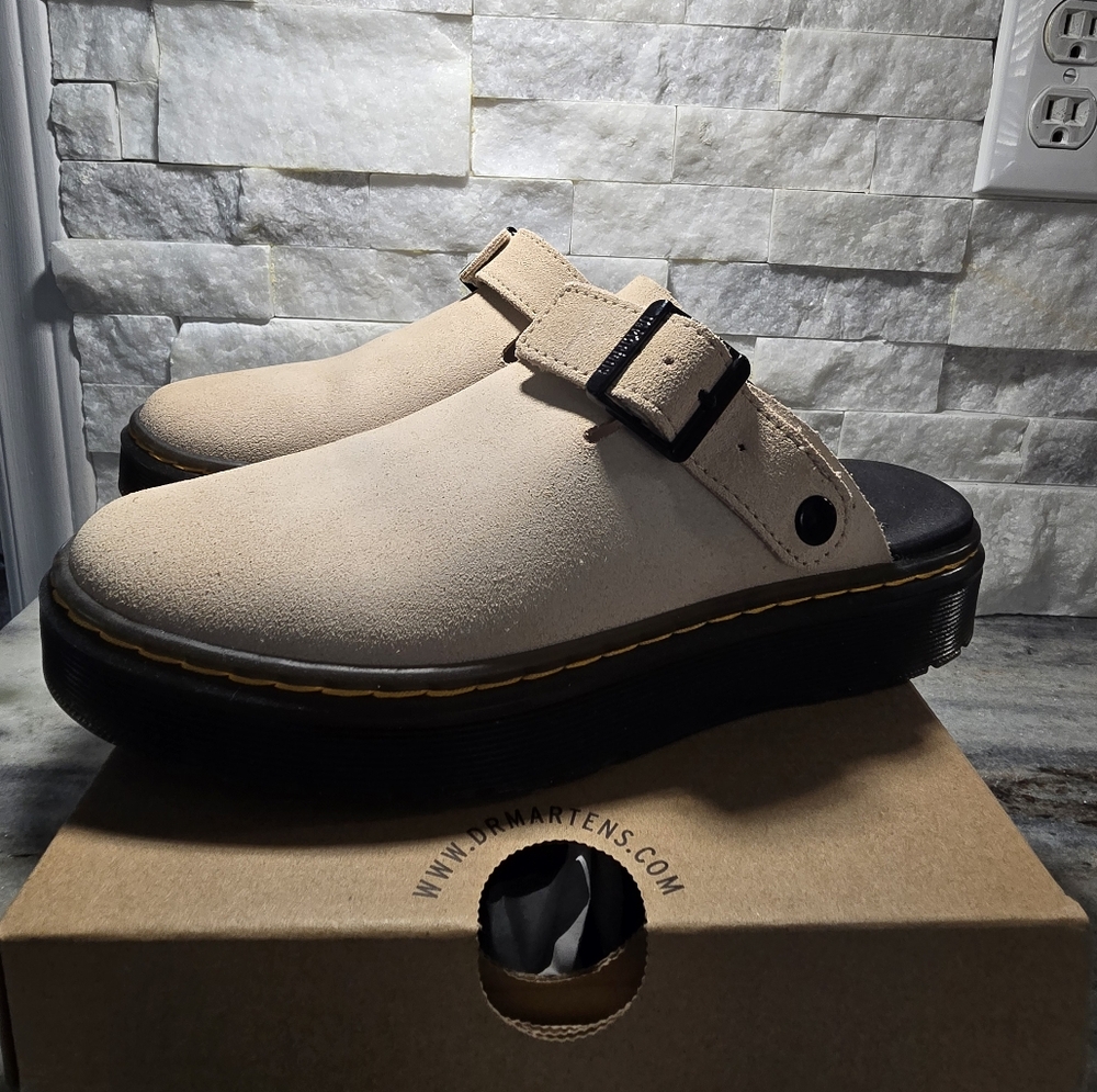 Dr. Martens, new in box, UK 4